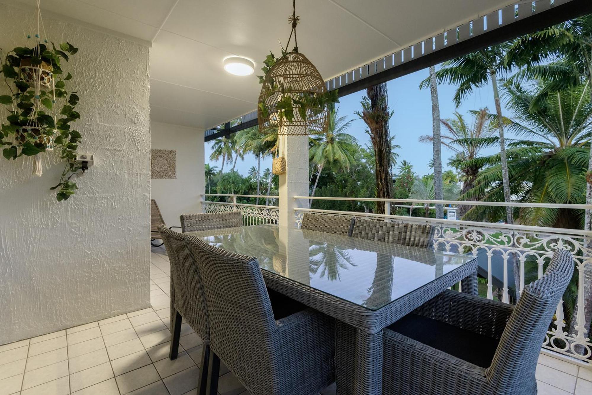 Aparthotel Garrick House à Port Douglas Extérieur photo